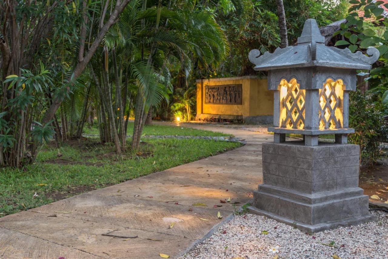 Hotel Pondok Sari Beach & Spa Resort Pemuteran  Exterior photo